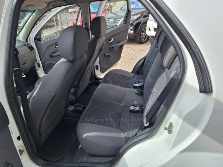 FIAT - SIENA - 2015/2015 - Branca - R$ 39.000,00