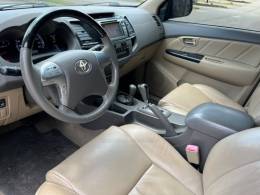 TOYOTA - HILUX SW4 - 2013/2013 - Preta - R$ 139.000,00