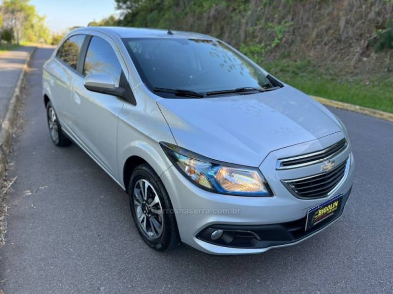 CHEVROLET - ONIX - 2016/2016 - Prata - R$ 59.000,00