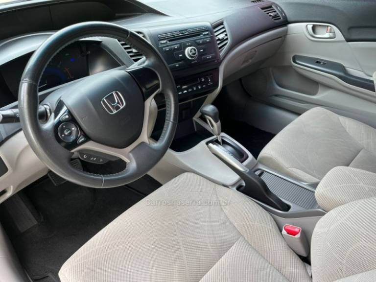 HONDA - CIVIC - 2016/2016 - Branca - R$ 78.000,00