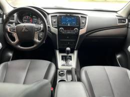 MITSUBISHI - L200 TRITON - 2023/2023 - Prata - R$ 205.000,00