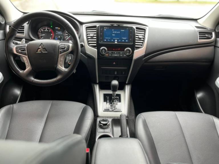 MITSUBISHI - L200 TRITON - 2023/2023 - Prata - R$ 205.000,00
