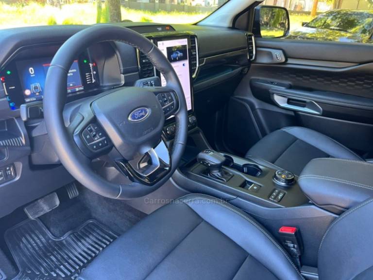 FORD - RANGER - 2025/2025 - Cinza - R$ 325.000,00