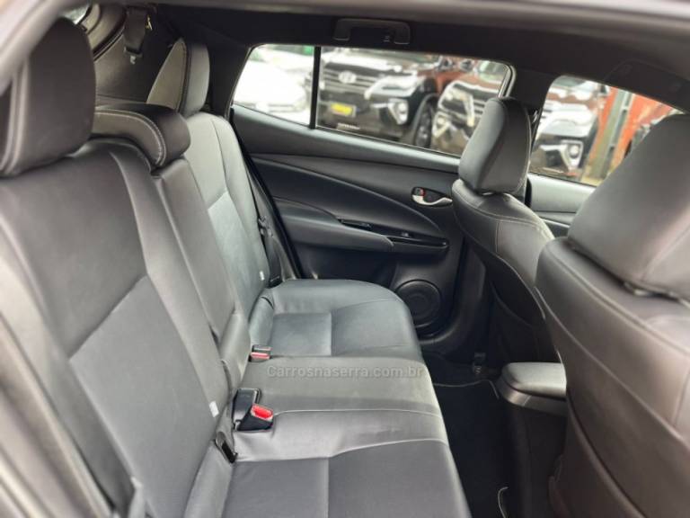 TOYOTA - YARIS - 2020/2020 - Cinza - R$ 86.000,00