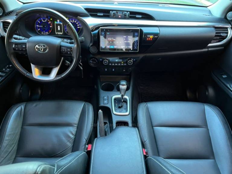 TOYOTA - HILUX - 2018/2018 - Cinza - R$ 188.000,00