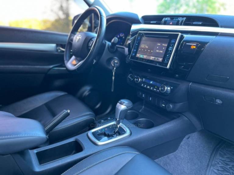 TOYOTA - HILUX - 2018/2018 - Cinza - R$ 188.000,00