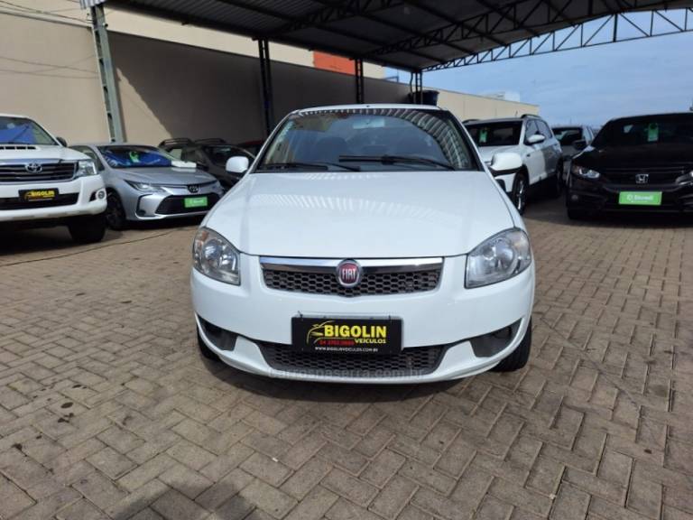 FIAT - SIENA - 2015/2015 - Branca - R$ 39.000,00