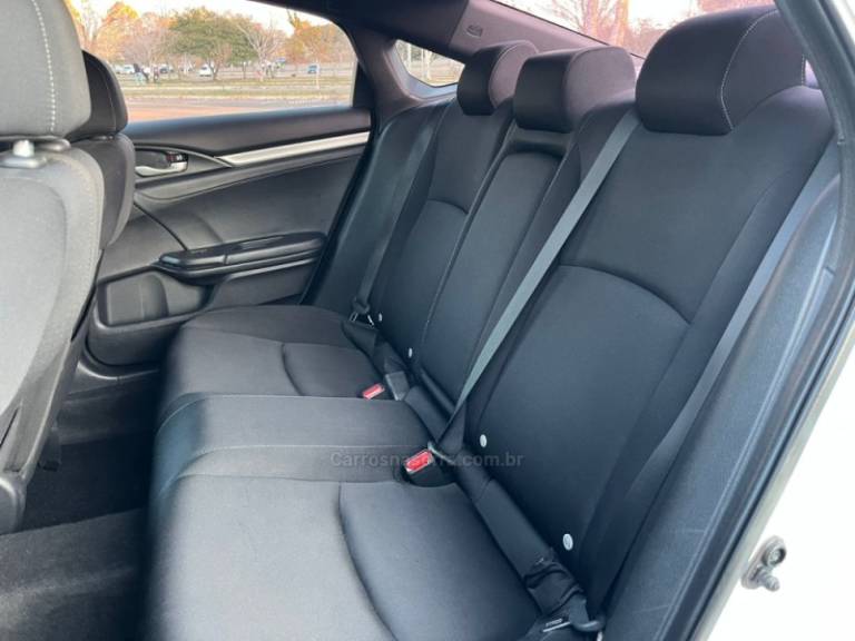HONDA - CIVIC - 2021/2021 - Branca - R$ 124.000,00