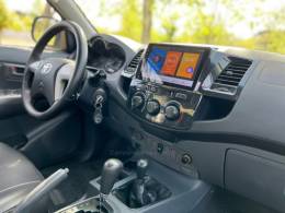 TOYOTA - HILUX - 2013/2013 - Branca - R$ 129.000,00