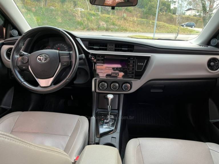 TOYOTA - COROLLA - 2018/2018 - Preta - R$ 93.000,00