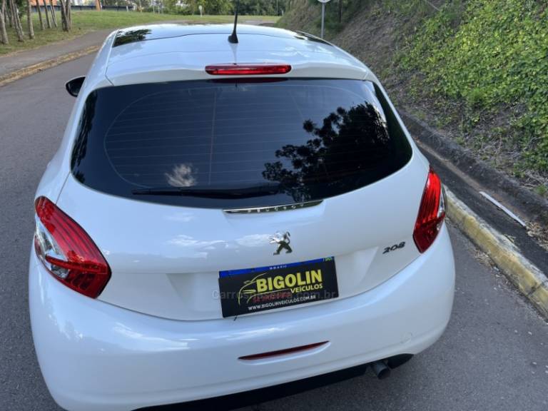 PEUGEOT - 208 - 2015/2015 - Branca - R$ 45.000,00