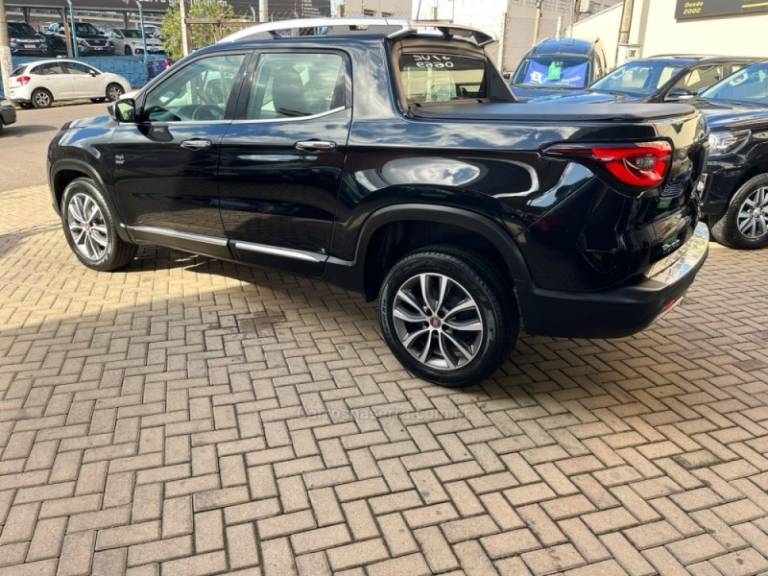 FIAT - TORO - 2021/2021 - Preta - R$ 123.000,00