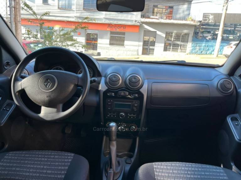 RENAULT - SANDERO - 2014/2014 - Vermelha - R$ 35.000,00