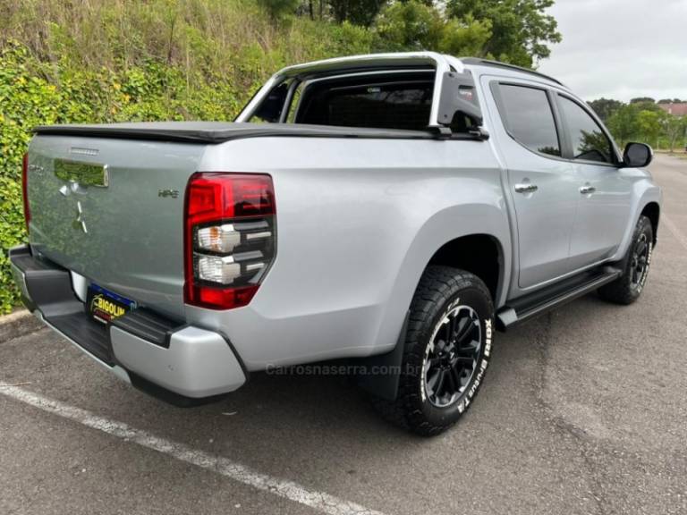 MITSUBISHI - L200 TRITON - 2023/2023 - Prata - R$ 205.000,00