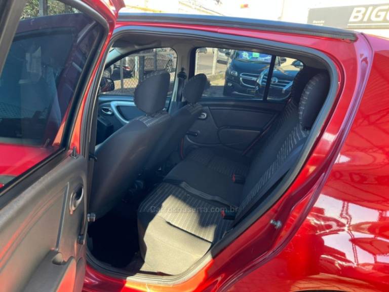 RENAULT - SANDERO - 2014/2014 - Vermelha - R$ 35.000,00
