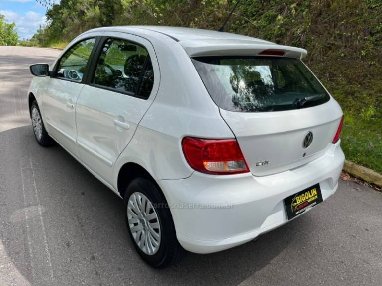 VOLKSWAGEN - GOL - 2012/2012 - Branca - R$ 33.000,00