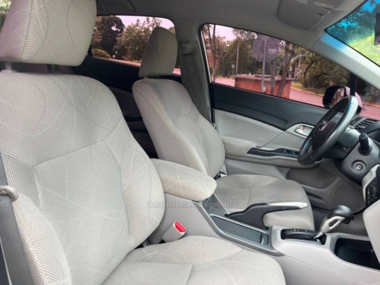 HONDA - CIVIC - 2016/2016 - Branca - R$ 78.000,00