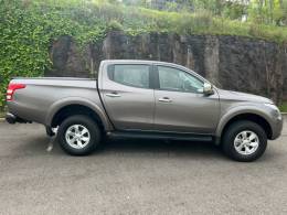 MITSUBISHI - L200 TRITON - 2019/2019 - Marrom - R$ 151.000,00