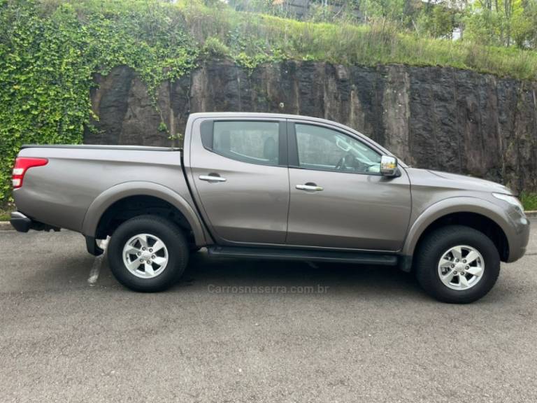 MITSUBISHI - L200 TRITON - 2019/2019 - Marrom - R$ 151.000,00