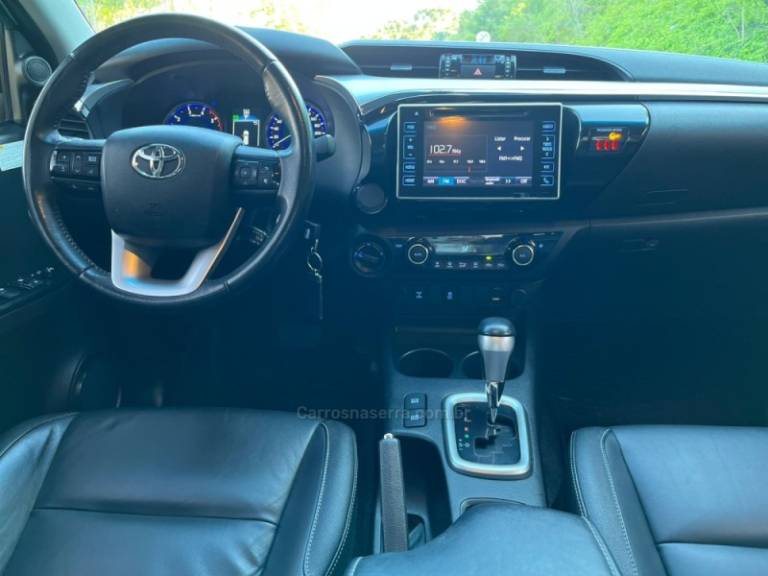 TOYOTA - HILUX - 2018/2018 - Cinza - R$ 188.000,00