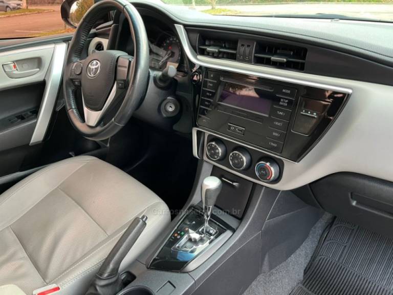TOYOTA - COROLLA - 2018/2018 - Preta - R$ 93.000,00
