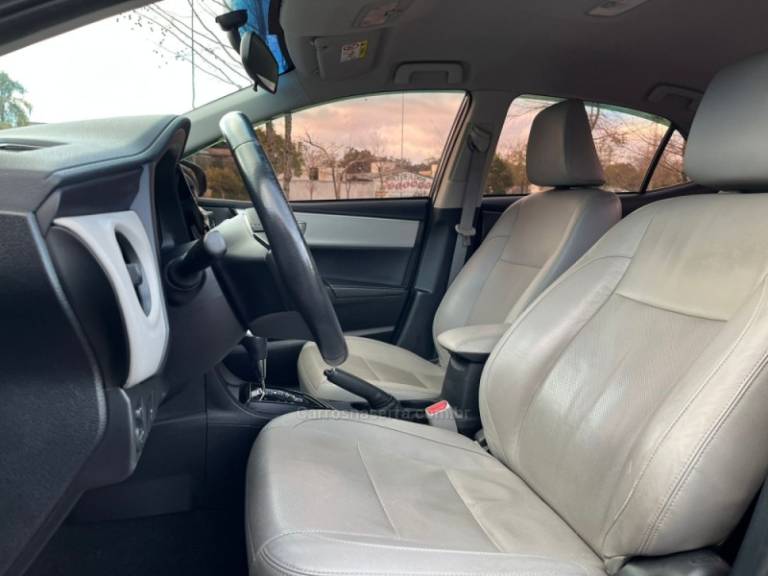 TOYOTA - COROLLA - 2018/2018 - Preta - R$ 93.000,00