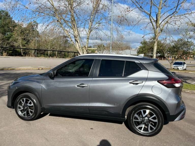 NISSAN - KICKS - 2022/2022 - Cinza - R$ 98.000,00