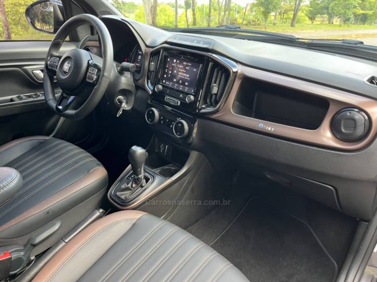 FIAT - STRADA - 2023/2023 - Prata - R$ 122.000,00