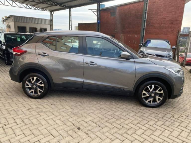 NISSAN - KICKS - 2019/2019 - Cinza - R$ 85.000,00