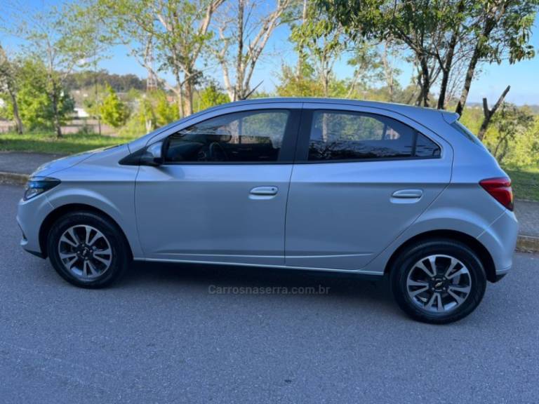 CHEVROLET - ONIX - 2016/2016 - Prata - R$ 59.000,00