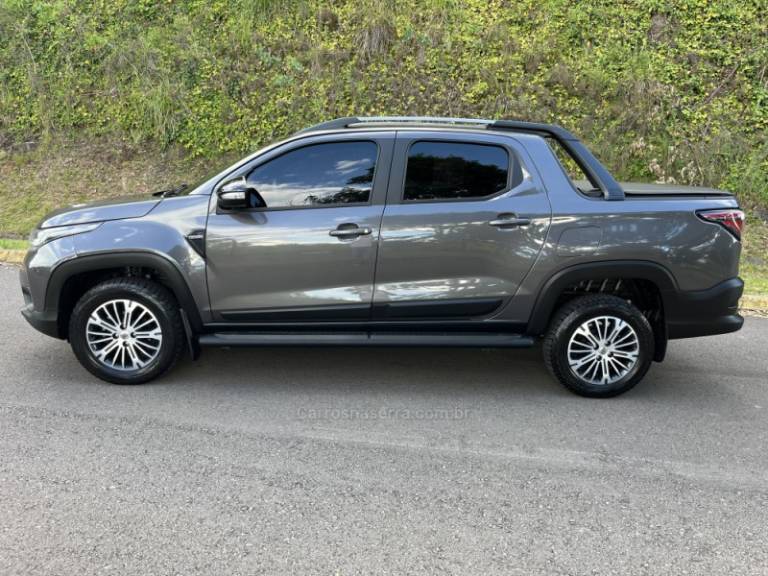 FIAT - STRADA - 2023/2023 - Prata - R$ 122.000,00