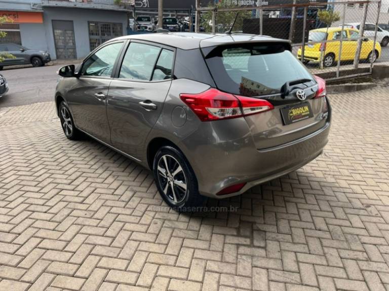 TOYOTA - YARIS - 2020/2020 - Cinza - R$ 86.000,00