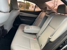 TOYOTA - COROLLA - 2018/2018 - Preta - R$ 93.000,00