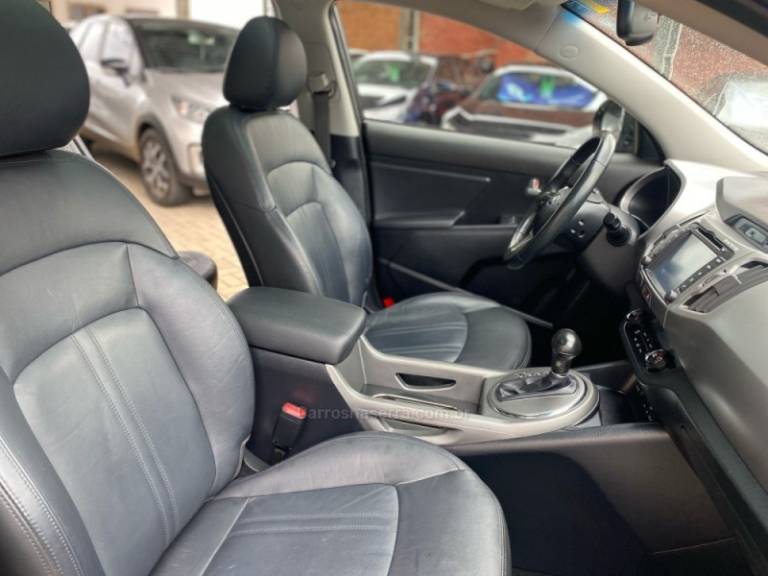 KIA MOTORS - SPORTAGE - 2016/2016 - Preta - R$ 91.000,00