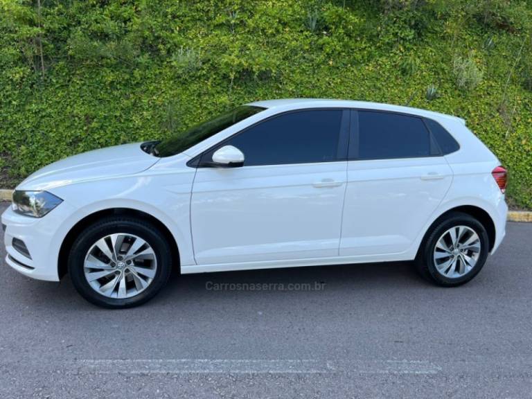 VOLKSWAGEN - POLO - 2020/2020 - Branca - R$ 80.000,00