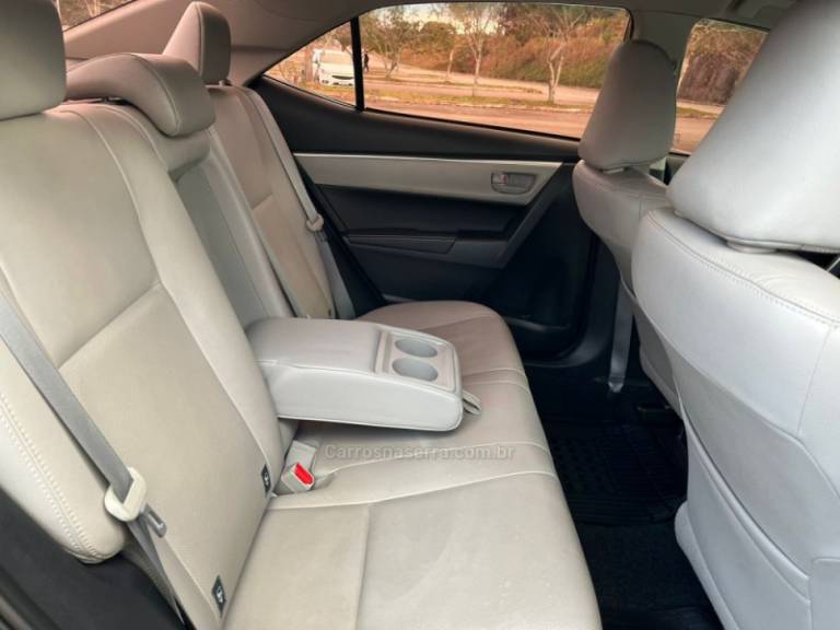 TOYOTA - COROLLA - 2018/2018 - Preta - R$ 93.000,00