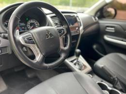 MITSUBISHI - L200 TRITON - 2023/2023 - Prata - R$ 205.000,00