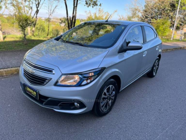CHEVROLET - ONIX - 2016/2016 - Prata - R$ 59.000,00
