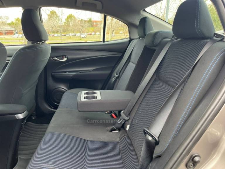 TOYOTA - YARIS - 2020/2020 - Cinza - R$ 82.000,00