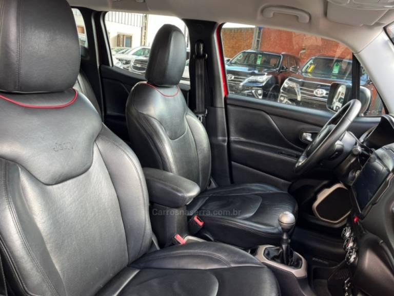 JEEP - RENEGADE - 2016/2016 - Vermelha - R$ 65.000,00