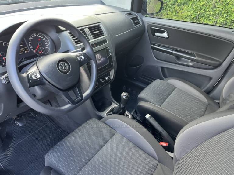 VOLKSWAGEN - FOX - 2018/2018 - Branca - R$ 57.000,00