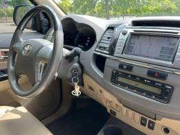 TOYOTA - HILUX SW4 - 2013/2013 - Preta - R$ 139.000,00