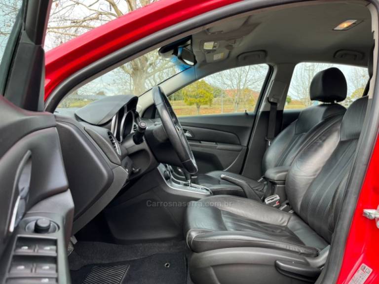 CHEVROLET - CRUZE - 2015/2015 - Vermelha - R$ 68.000,00
