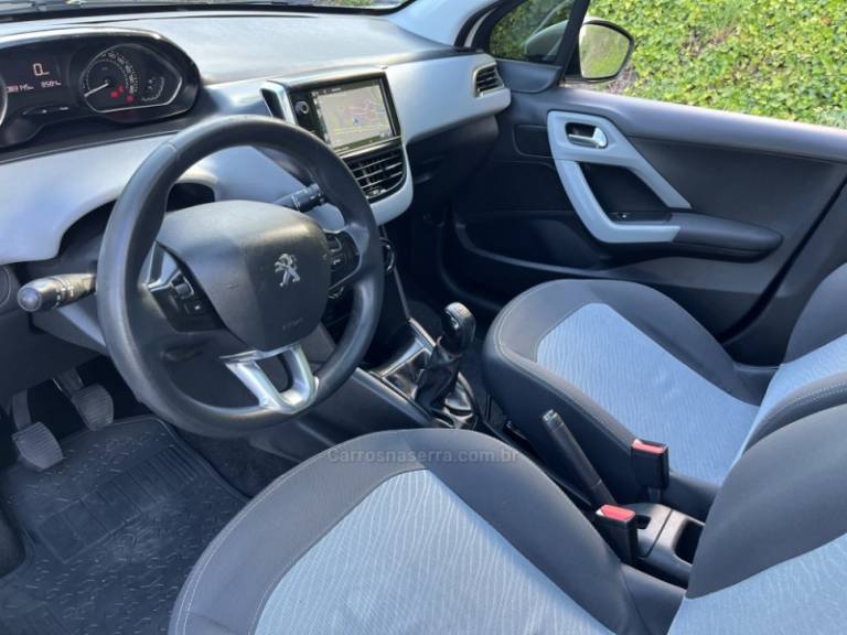 PEUGEOT - 208 - 2015/2015 - Branca - R$ 45.000,00