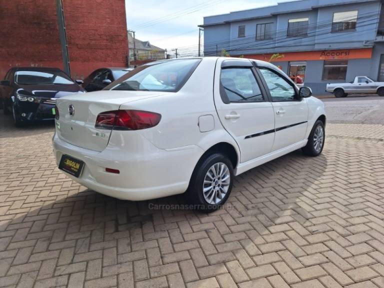 FIAT - SIENA - 2015/2015 - Branca - R$ 39.000,00