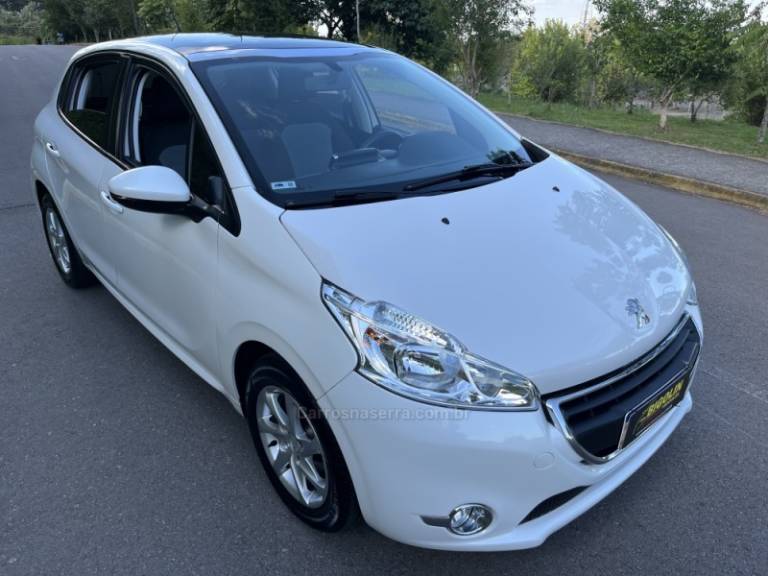 PEUGEOT - 208 - 2015/2015 - Branca - R$ 45.000,00