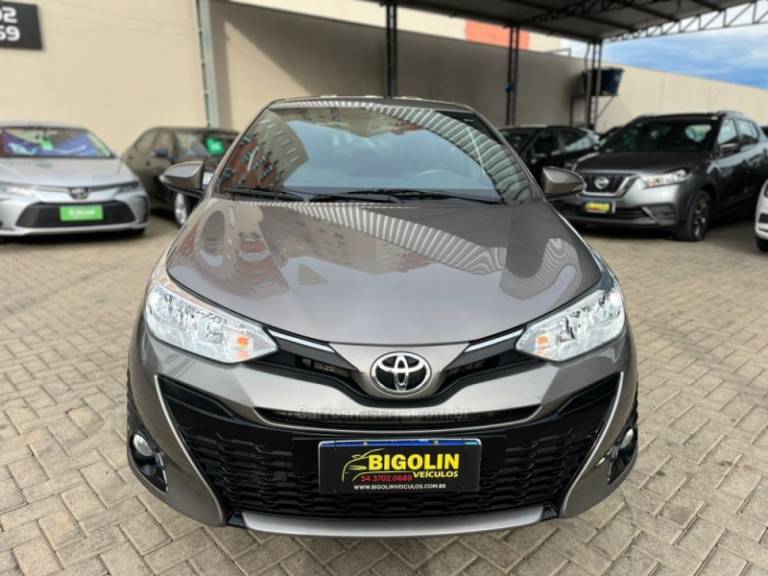 TOYOTA - YARIS - 2020/2020 - Cinza - R$ 86.000,00