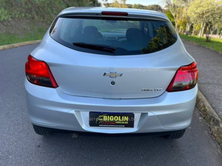 CHEVROLET - ONIX - 2016/2016 - Prata - R$ 59.000,00