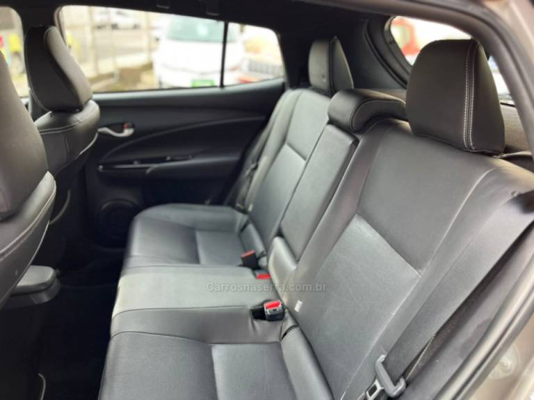 TOYOTA - YARIS - 2020/2020 - Cinza - R$ 86.000,00