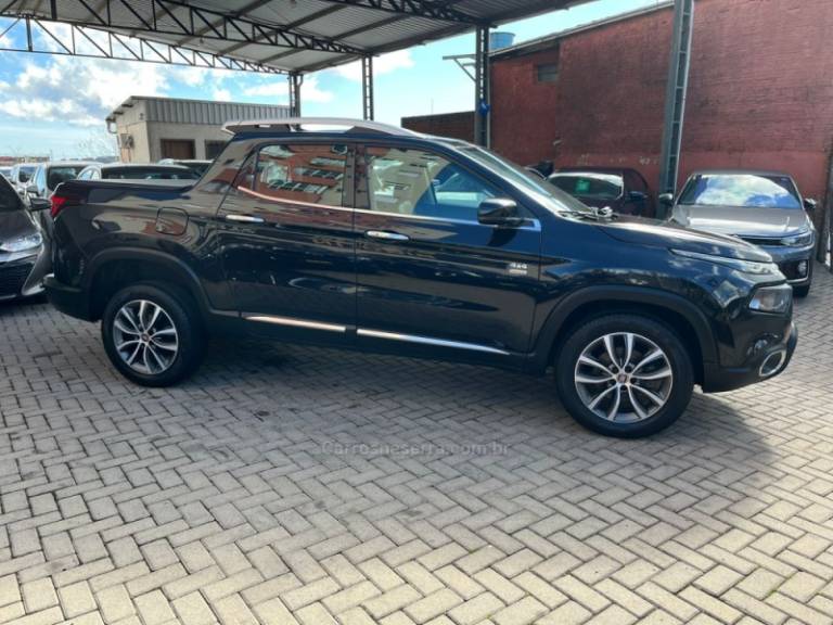 FIAT - TORO - 2021/2021 - Preta - R$ 123.000,00